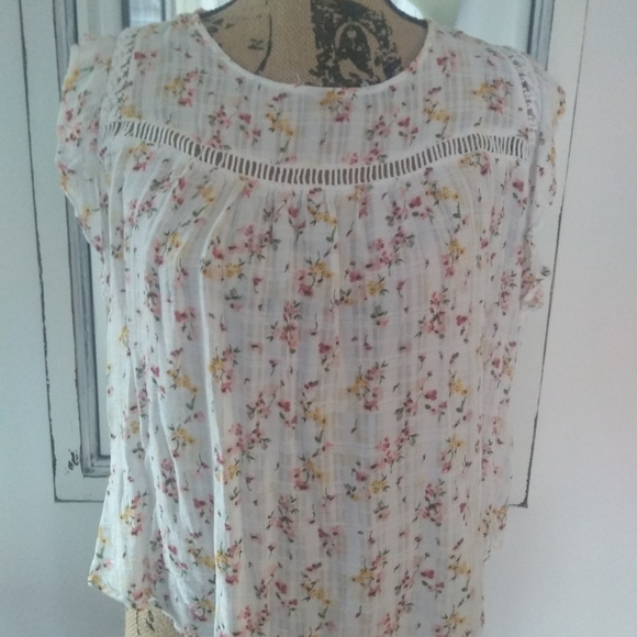 Floral Top - Picture 1 of 3